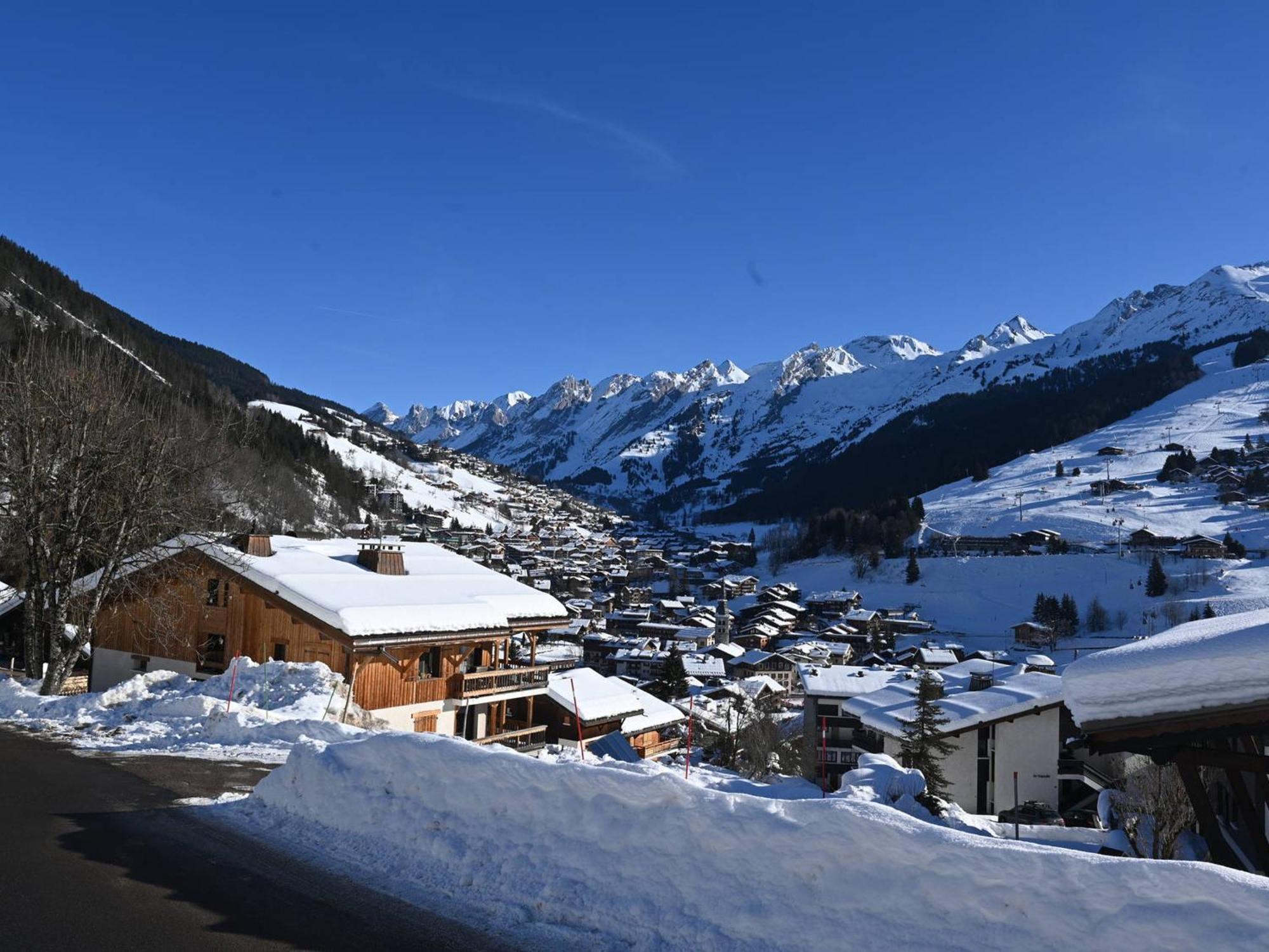 Appartement 2 Chambres Proche Pistes Avec Balcon Et Parking - Fr-1-459-181 La Clusaz Exterior foto